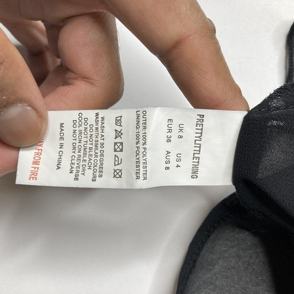 PrettyLittleThing Black Textured Woven Tiered Mini Skirt Size 4 - Picture 3 of 7